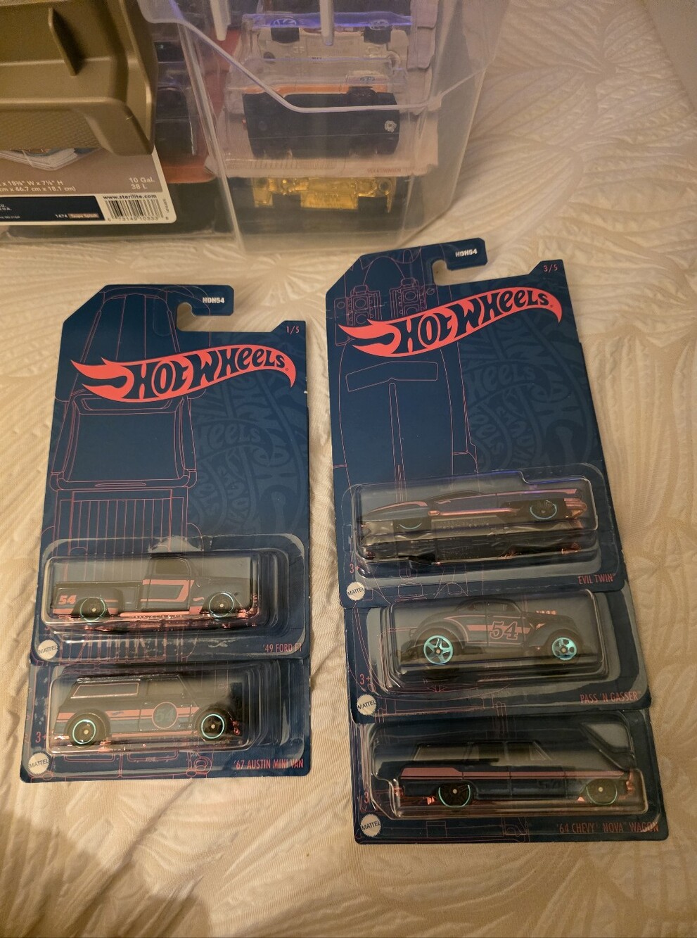 2022 Hot Wheels Blue and Pink 54th Anniversary 5 Car